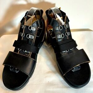 SOREL Sz 9.5 (estimated) Sandals Velcro Closure Metal Loops Comfort Soles Straps